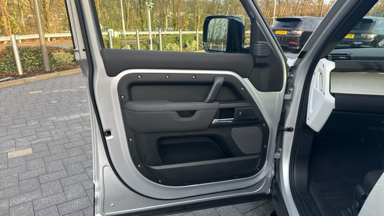 Land Rover Defender 2.0 D200 110 5dr Auto Diesel Estate